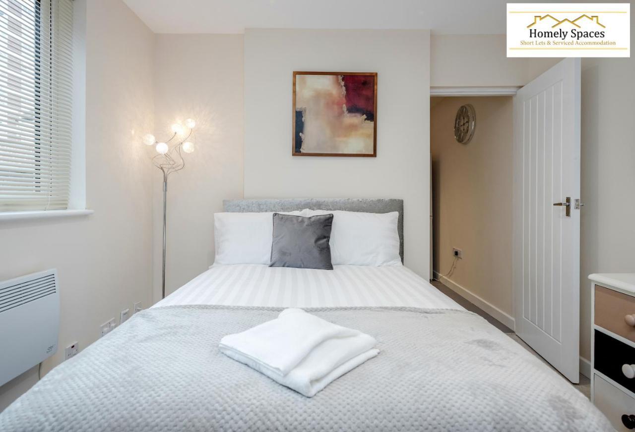 Bedford Hospital Victoria Apartments A And B By Homely Spaces Short Lets & Serviced Accommodation Extérieur photo
