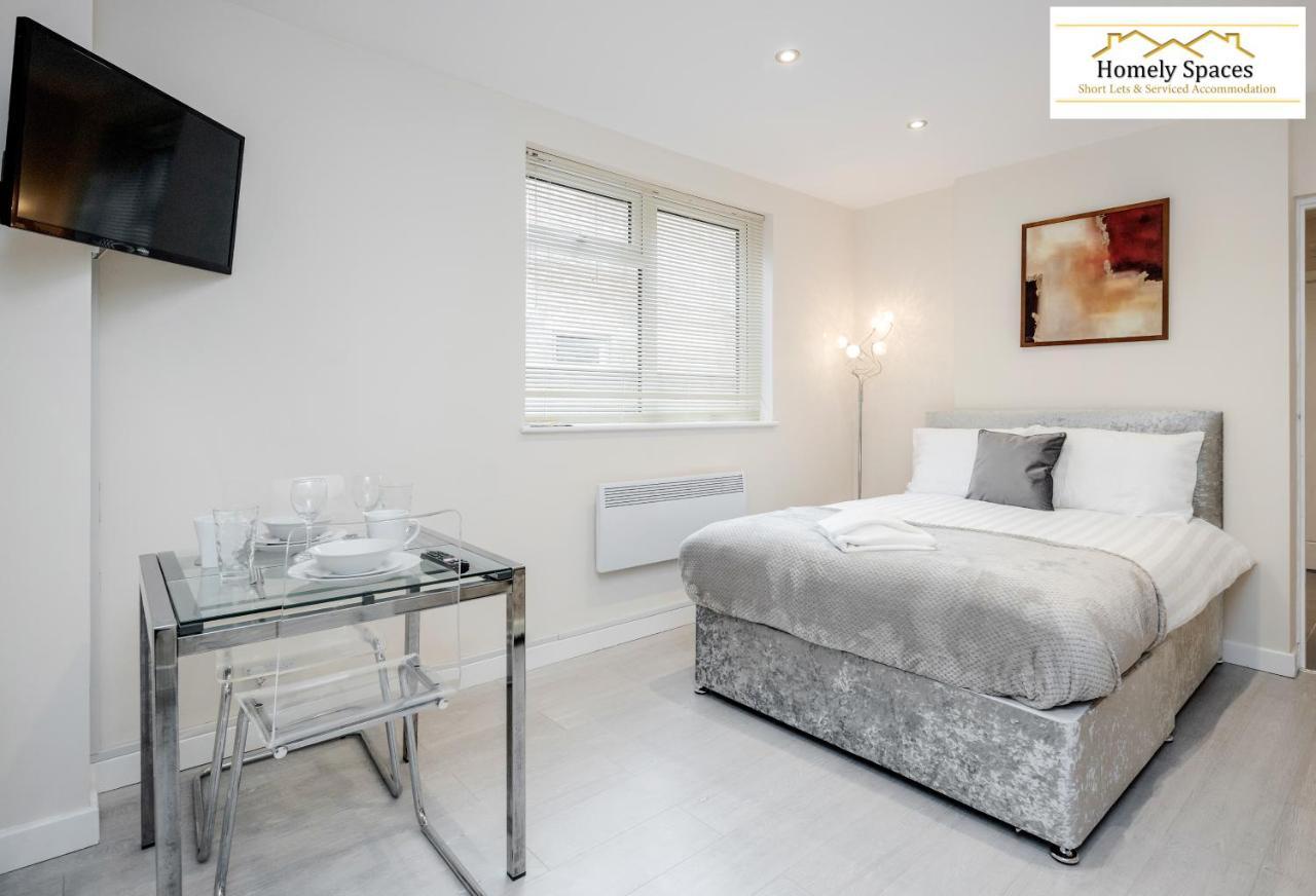Bedford Hospital Victoria Apartments A And B By Homely Spaces Short Lets & Serviced Accommodation Extérieur photo