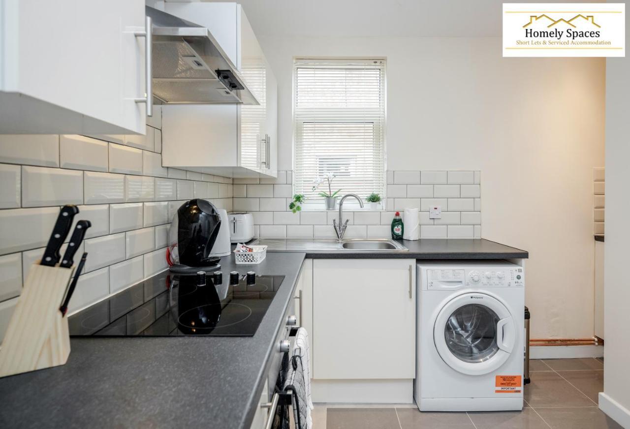 Bedford Hospital Victoria Apartments A And B By Homely Spaces Short Lets & Serviced Accommodation Extérieur photo