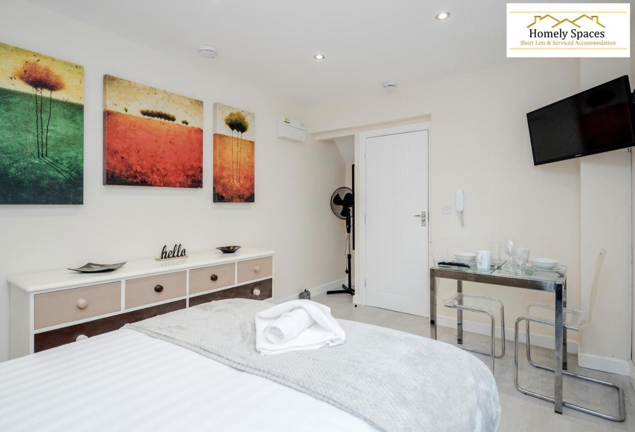 Bedford Hospital Victoria Apartments A And B By Homely Spaces Short Lets & Serviced Accommodation Extérieur photo