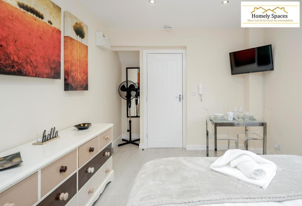 Bedford Hospital Victoria Apartments A And B By Homely Spaces Short Lets & Serviced Accommodation Extérieur photo