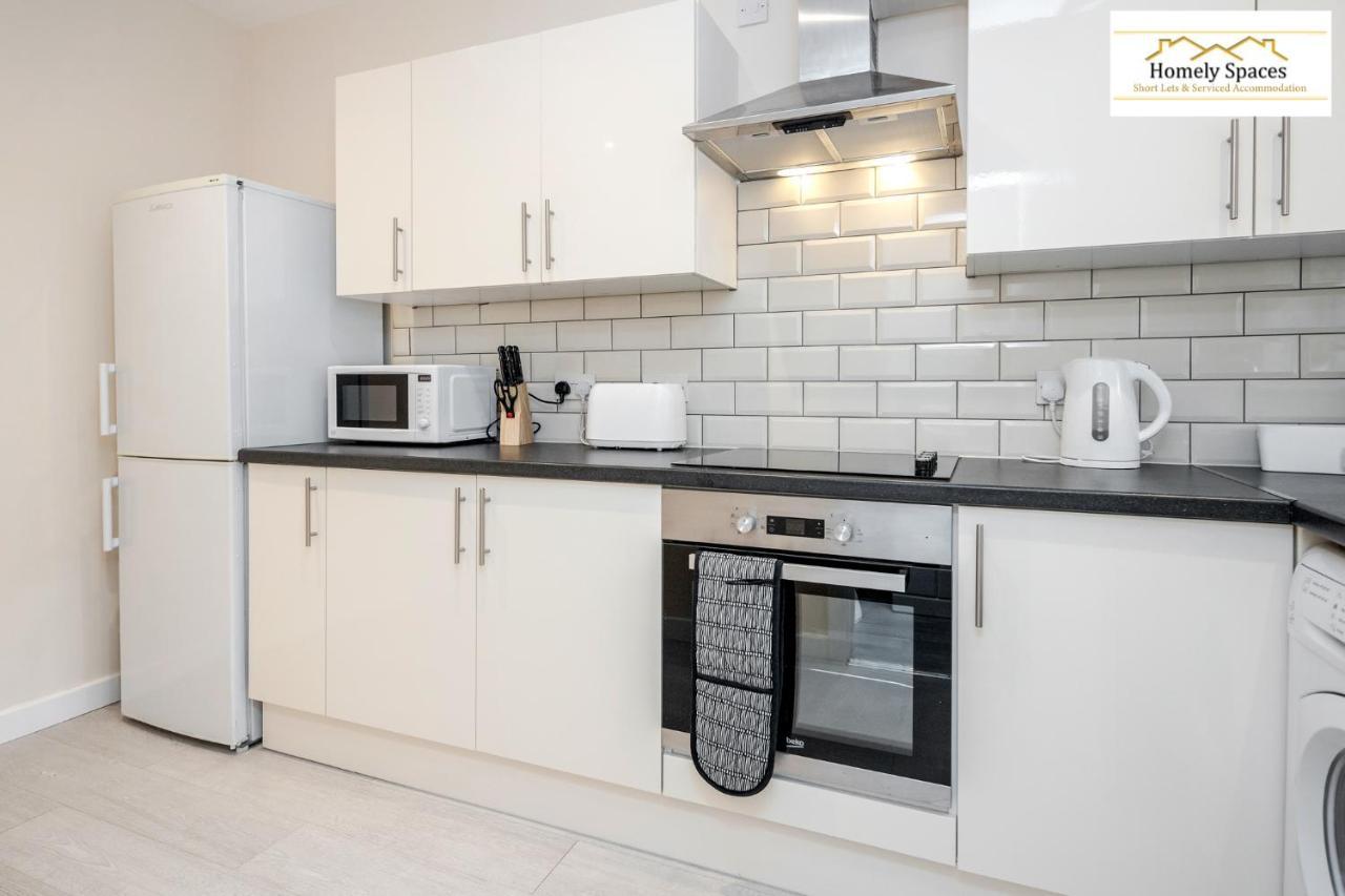 Bedford Hospital Victoria Apartments A And B By Homely Spaces Short Lets & Serviced Accommodation Extérieur photo